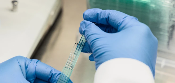 Bionictech Labs Inc - hands laboratory 2